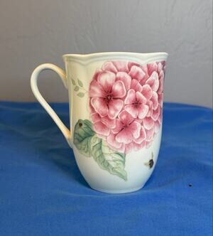 Lenox Mug Butterfly Meadow Hydrangea pattern